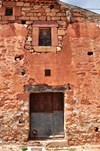 Puerta-con-ventanas