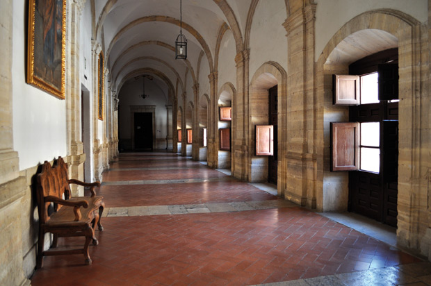 Claustro-interior